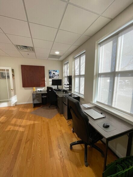 More Photos Of 1704 Maxwell Dr, Wall Township Office For Lease