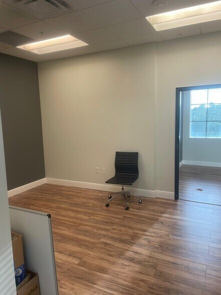 More Photos Of 7065 Westpointe Blvd, Orlando Medical For Sale