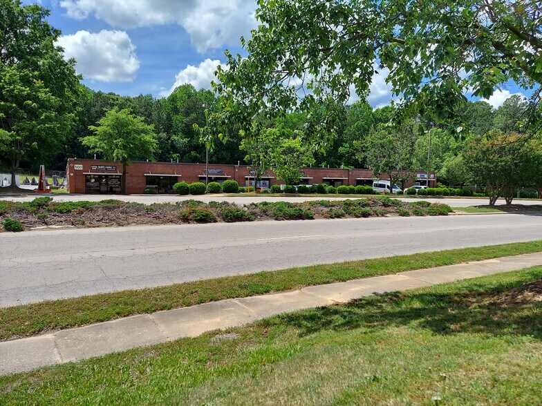 More Photos Of 500 New Hope Rd, Raleigh Light Distribution For Lease