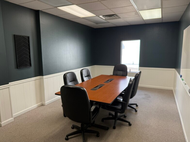 More Photos Of 748 Market St, Redding Office For Sale