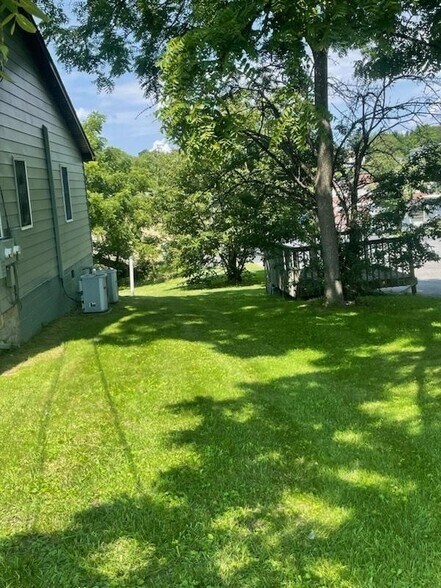 More Photos Of 604 S Oakwood Ave, Beckley Loft Creative Space For Lease