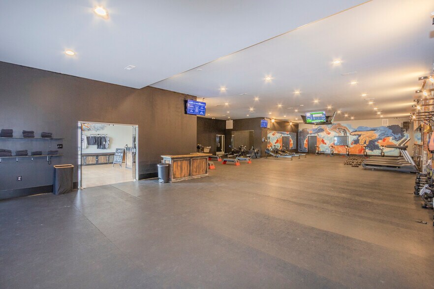 More Photos Of 107 E Orr St, Anderson Specialty For Sale