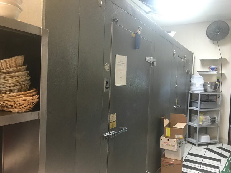 More Photos Of 12015-12033 Antioch Rd, Trevor Freestanding For Lease