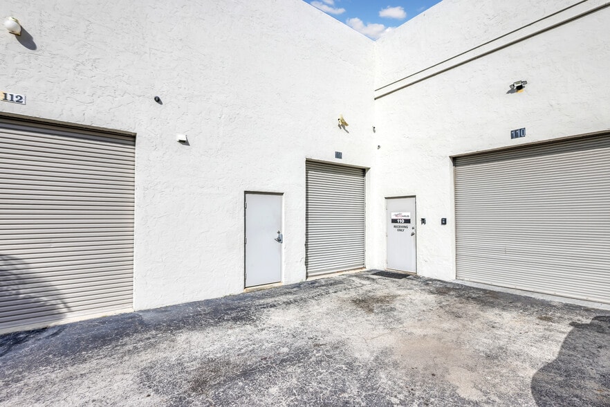 More Photos Of 3650 Coral Ridge Dr, Coral Springs Light Manufacturing For Sale