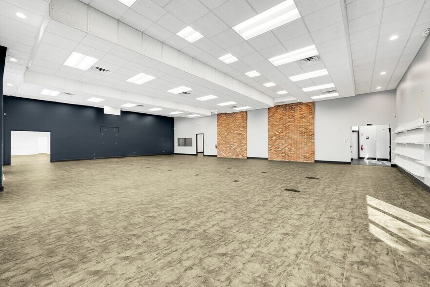 More Photos Of 8991 Daniels Center Dr, Fort Myers Medical For Sale