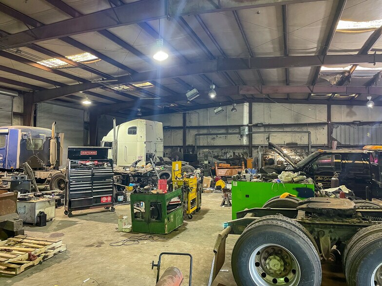 More Photos Of 2423 Homestead Rd, Bowman Warehouse For Sale