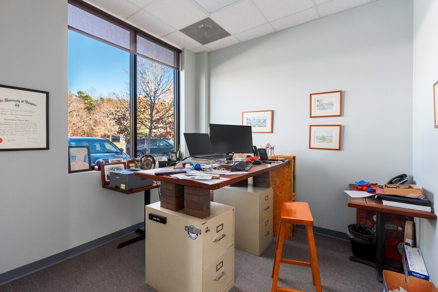 More Photos Of 129 Oakpark Dr, Mooresville Light Manufacturing For Lease