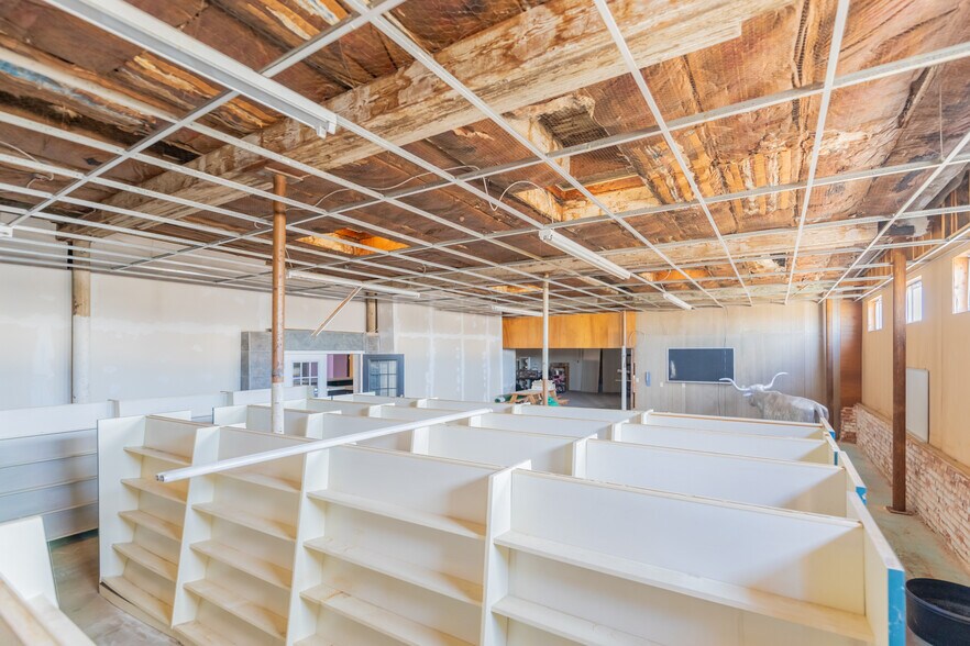 More Photos Of 221 N Cleveland Ave, Cushing Department Store For Sale