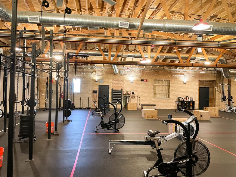 More Photos Of 2401 Main St, Evanston Warehouse For Sale