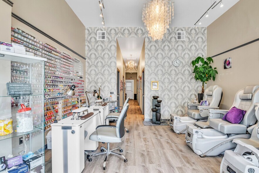 More Photos Of 1211 Church St, San Francisco Storefront Retail Residential For Lease