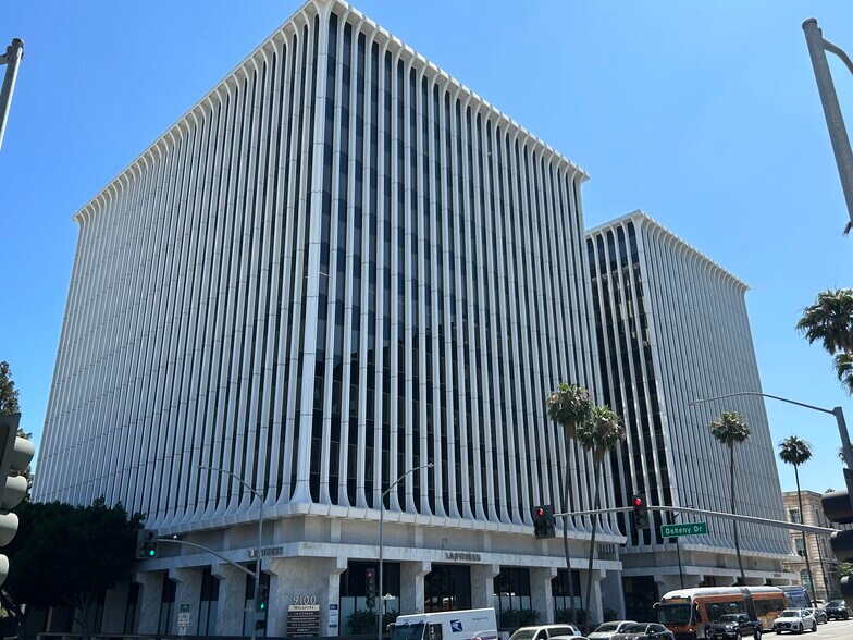 More Photos Of 9100 Wilshire Blvd, Beverly Hills Office For Lease