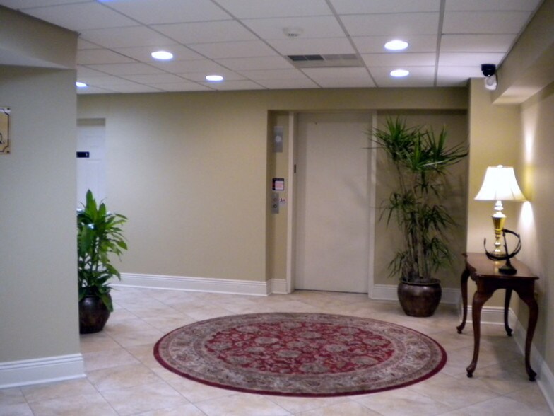 More Photos Of 27 Warren St, Hackensack Office For Lease