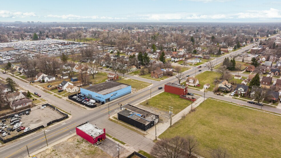 More Photos Of 14700 W Chicago St, Detroit Freestanding For Sale