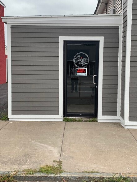 More Photos Of 9670 Brewerton Rd, Brewerton Freestanding For Lease