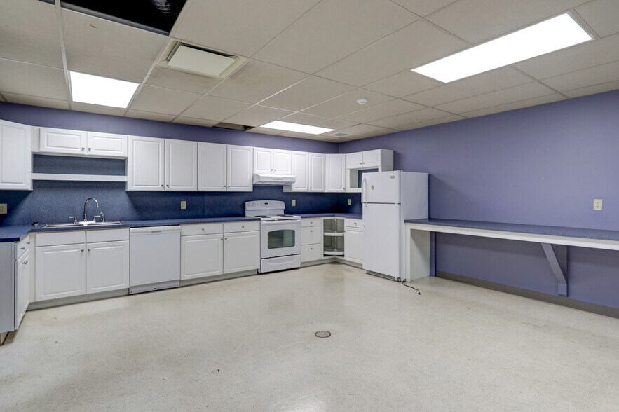 More Photos Of 2301 Columbia Ave, Lancaster Medical For Sale