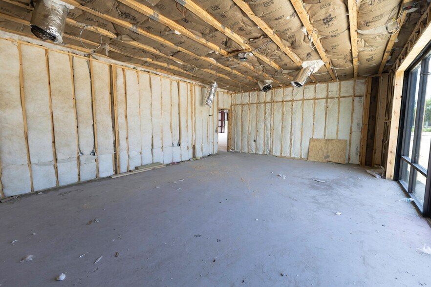 More Photos Of 3023 E C 48, Center Hill Warehouse For Sale