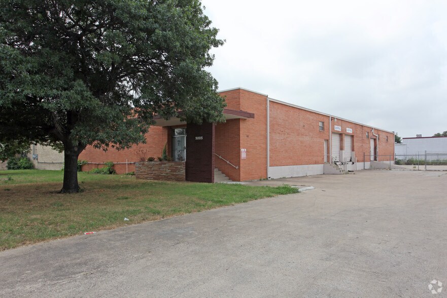 Primary Photo Of 9001-9005 Sovereign Row, Dallas Distribution For Lease