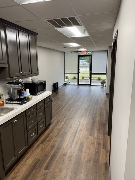 More Photos Of 2059 Magnolia Dr, Pasadena Warehouse For Sale