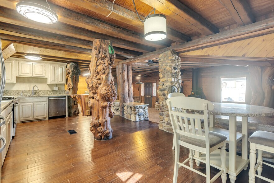 More Photos Of 1525 N Avenue D, Odessa Flex For Sale