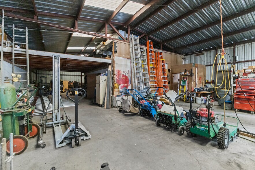 More Photos Of 17645 Blanco Rd, San Antonio General Retail For Sale