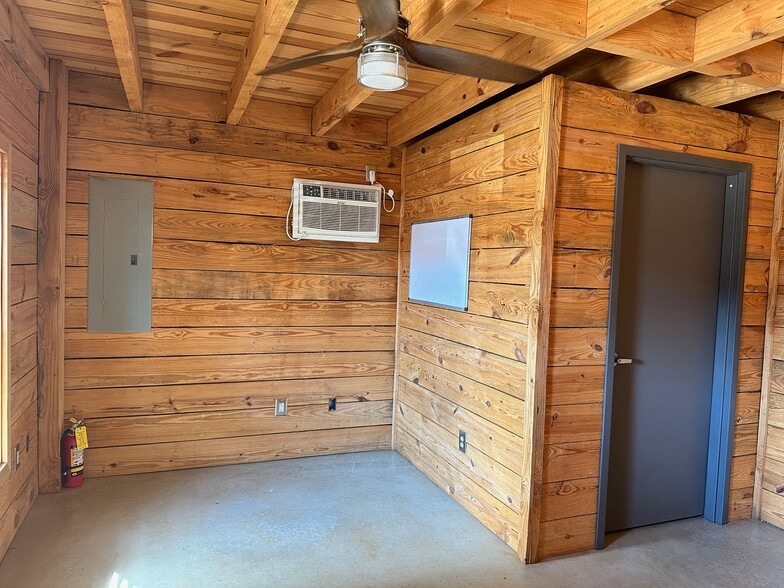 More Photos Of 540 Jerry Smith Dr, Watkinsville Warehouse For Lease