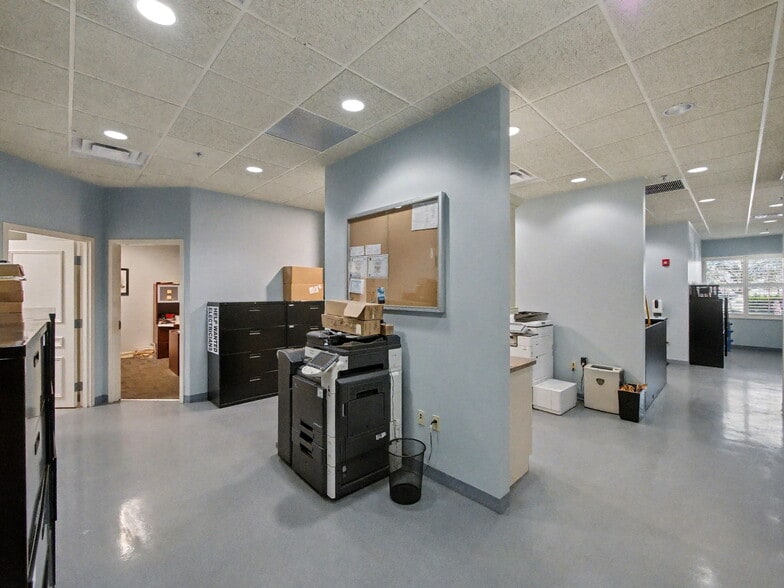 More Photos Of 6861 Garden Rd, Riviera Beach Warehouse For Sale