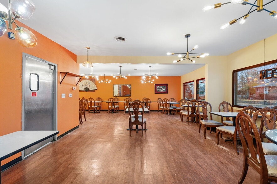 More Photos Of 5554 34th Ave S, Minneapolis Restaurant For Sale