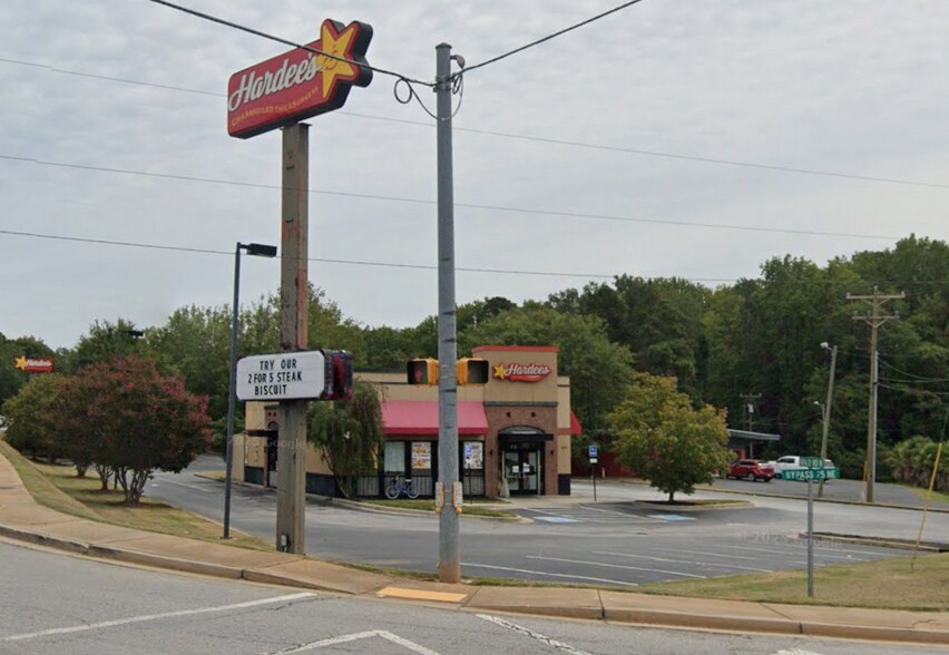 More Photos Of 630 ByPass 25 NE, Greenwood Fast Food For Lease