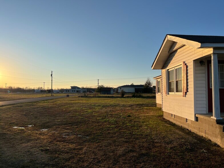 More Photos Of 3103 Wood Haven St, Paragould Office For Sale