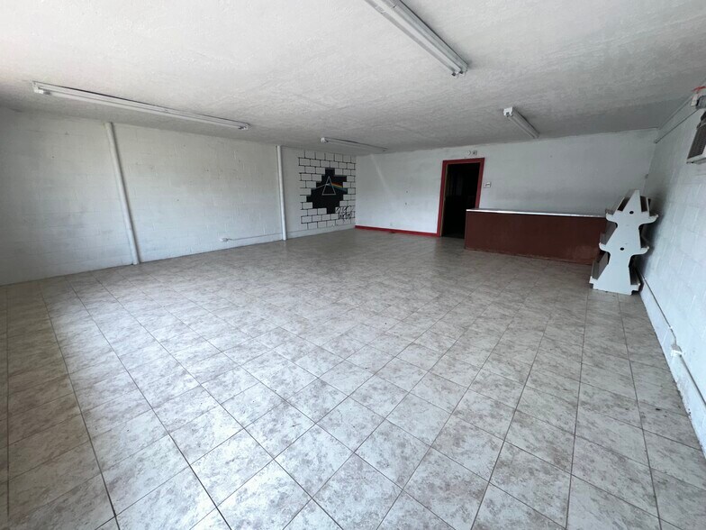 More Photos Of 113 W Main St, Duncan Storefront For Sale