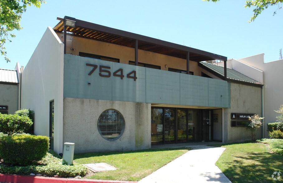 More Photos Of 7544 Trade St, San Diego Manufacturing For Lease