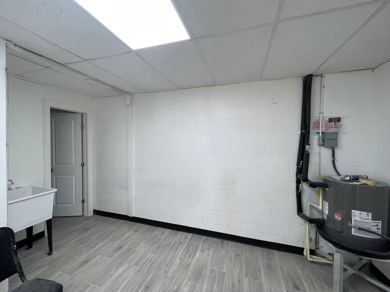 More Photos Of 3750 Hemphill St, Fort Worth Convenience Store For Lease