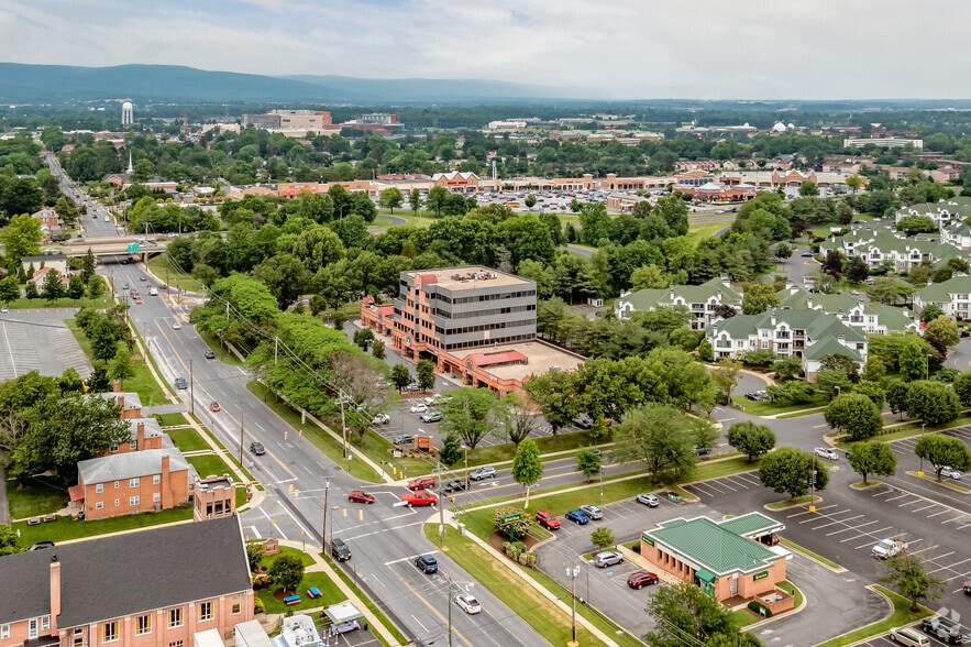 More Photos Of 1003-1005 W 7th St, Frederick Office For Sale
