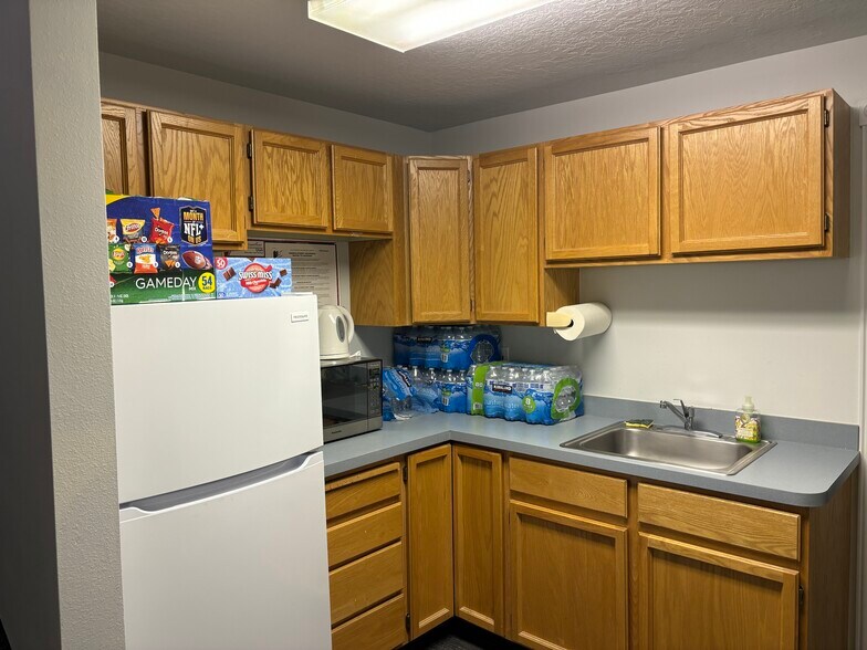 More Photos Of 887-891 W Center St, Orem Medical For Sale