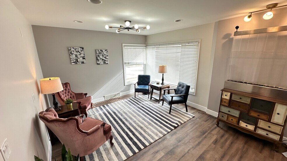 More Photos Of 152 W 500 S, Bountiful Office For Sale