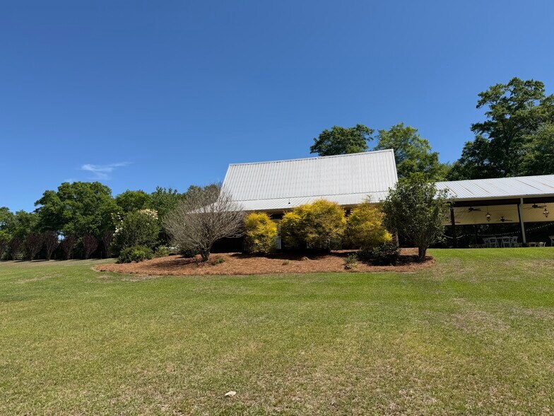 More Photos Of 4950 S County Road 20, Ozark Freestanding For Sale