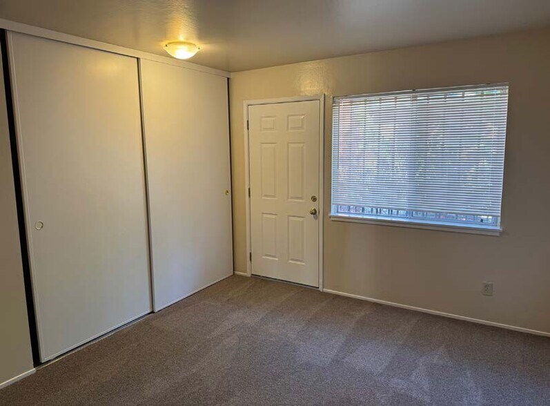 More Photos Of 654 Vernon St, Oakland Apartments For Sale