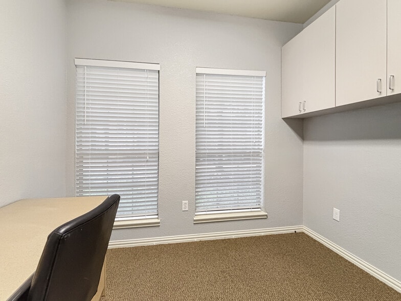 More Photos Of 2438 Lillian Miller Pky, Denton Office For Lease