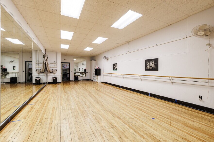 More Photos Of 67 Lyell Ave, Spencerport Office Residential For Lease