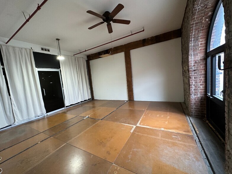 More Photos Of 481 Van Brunt St, Brooklyn Warehouse For Lease