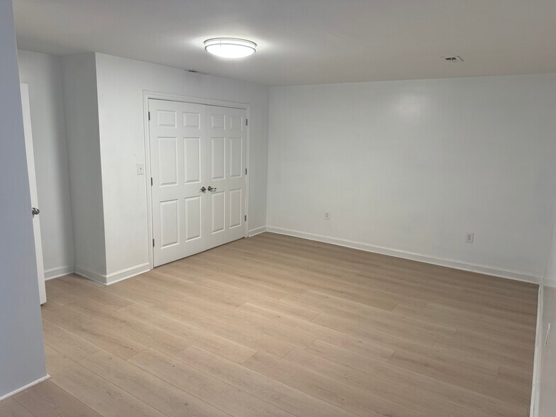 More Photos Of 410 Westbrook Ct, Spartanburg Unknown For Lease