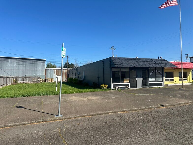 More Photos Of 510-520 Greenwood St, Junction City Restaurant For Sale