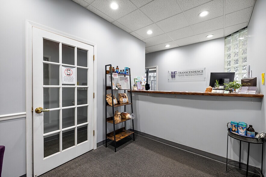 More Photos Of 42560 Van Dyke Ave, Sterling Heights Medical For Lease