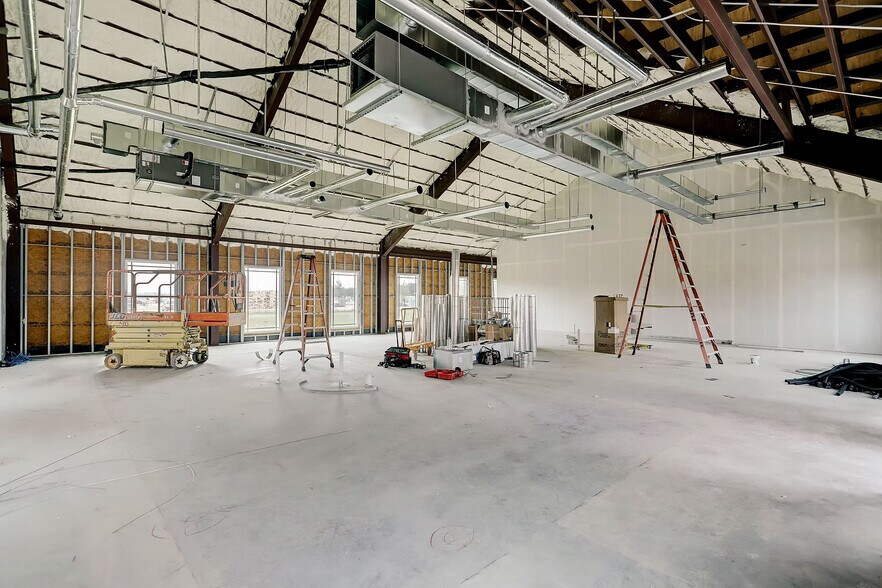 More Photos Of SWC Creeks End & Westpark Tol, Katy Office For Sale