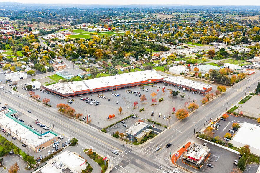 More Photos Of 1815-1985 Oro Dam Blvd E, Oroville Department Store For Sale