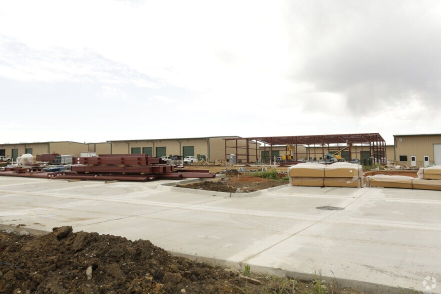 More Photos Of 122 Rose Ln, Frisco Warehouse For Sale