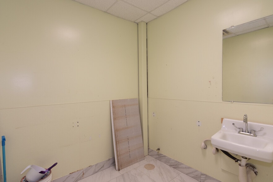 More Photos Of 399 W Louis Henna Blvd, Austin Unknown For Lease