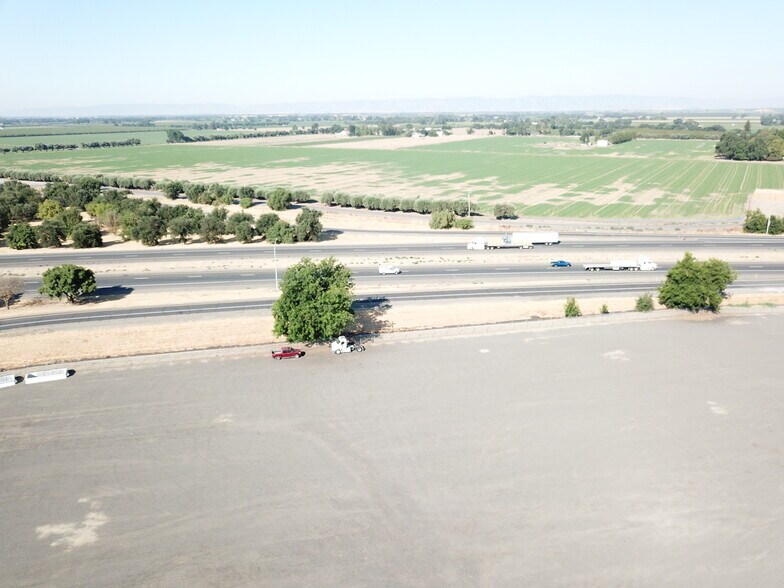 More Photos Of R2E Freeway Drive, Woodland Land For Lease