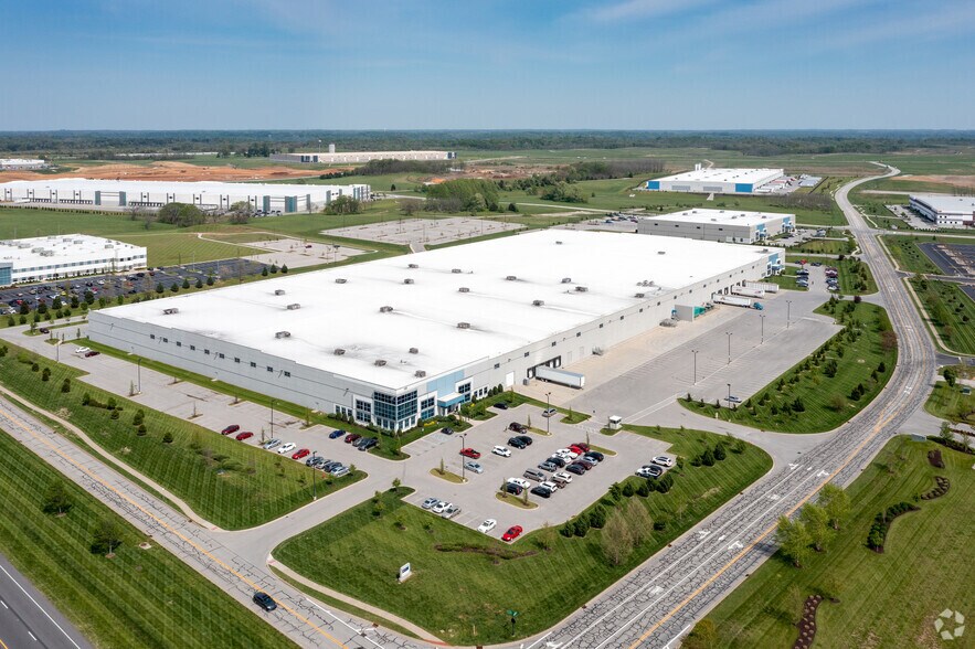 More Photos Of 100 Logistics Ave, Jeffersonville Distribution For Lease