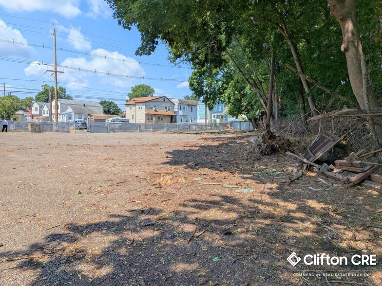More Photos Of 125 Long Ave, Hillside Land For Lease